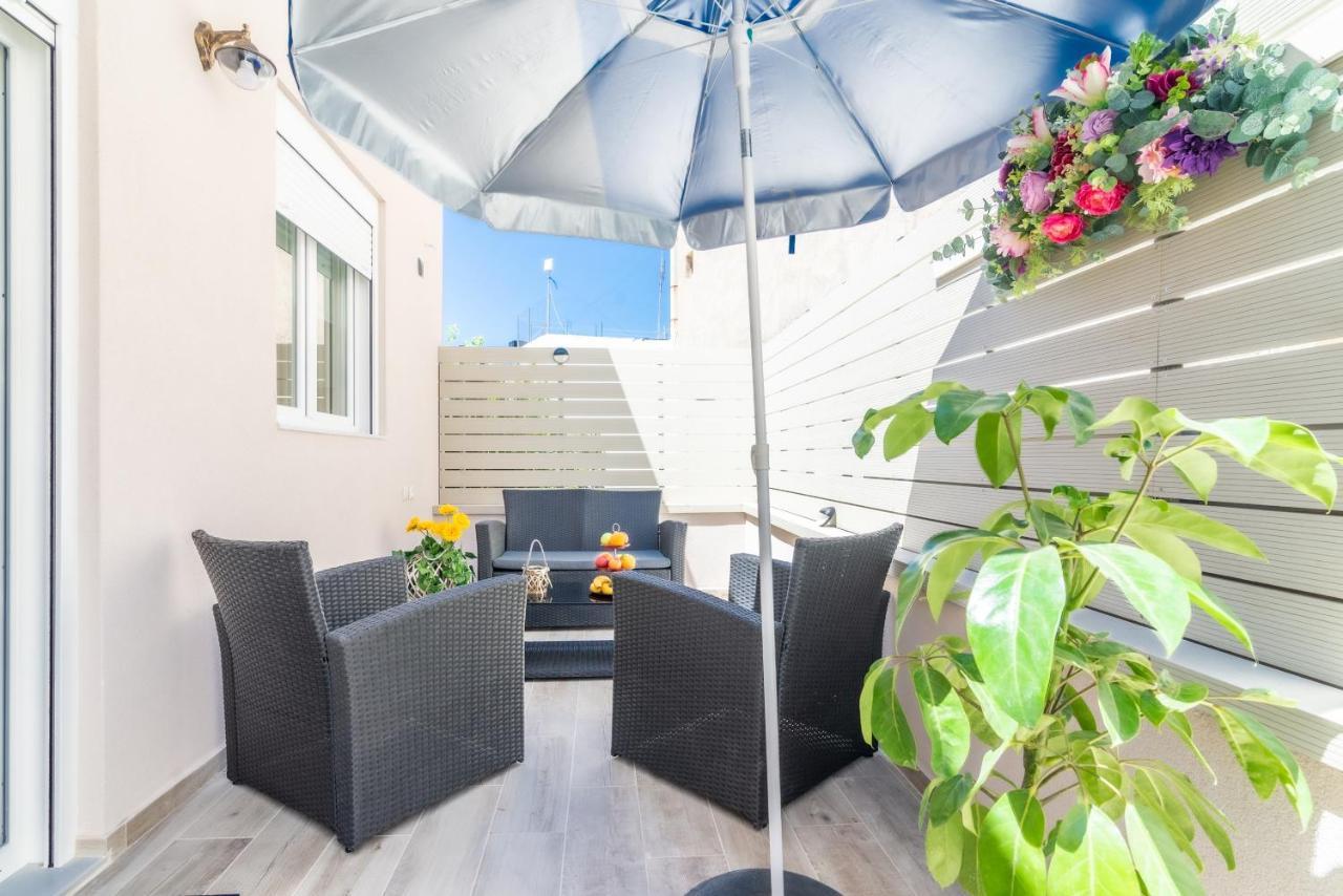 Sophia'S Comfortable Home With A Private Backyard Gazi Exterior photo